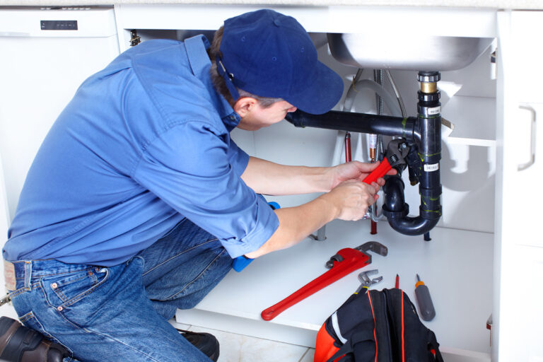 Benefits of Hiring a Plumber for Minor Plumbing Issues